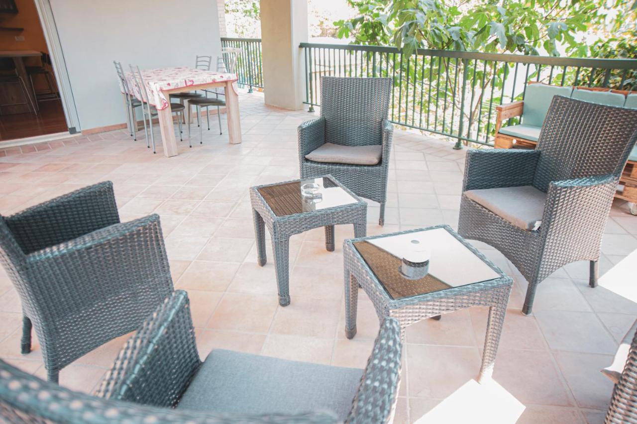 Il Mughetto - Appartamento Con Terrazza Privata San Quirico dʼOrcia Exterior foto