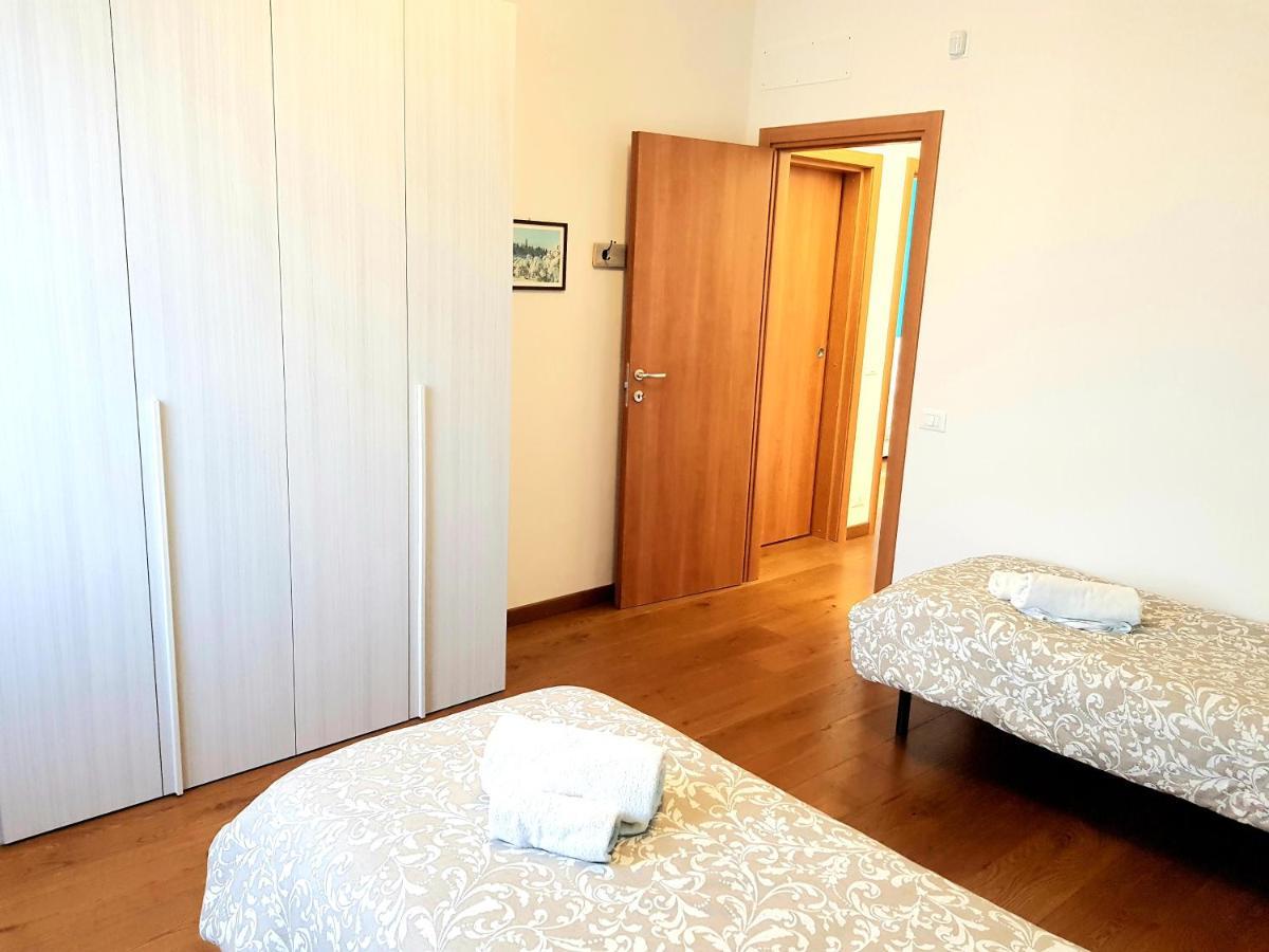 Il Mughetto - Appartamento Con Terrazza Privata San Quirico dʼOrcia Exterior foto
