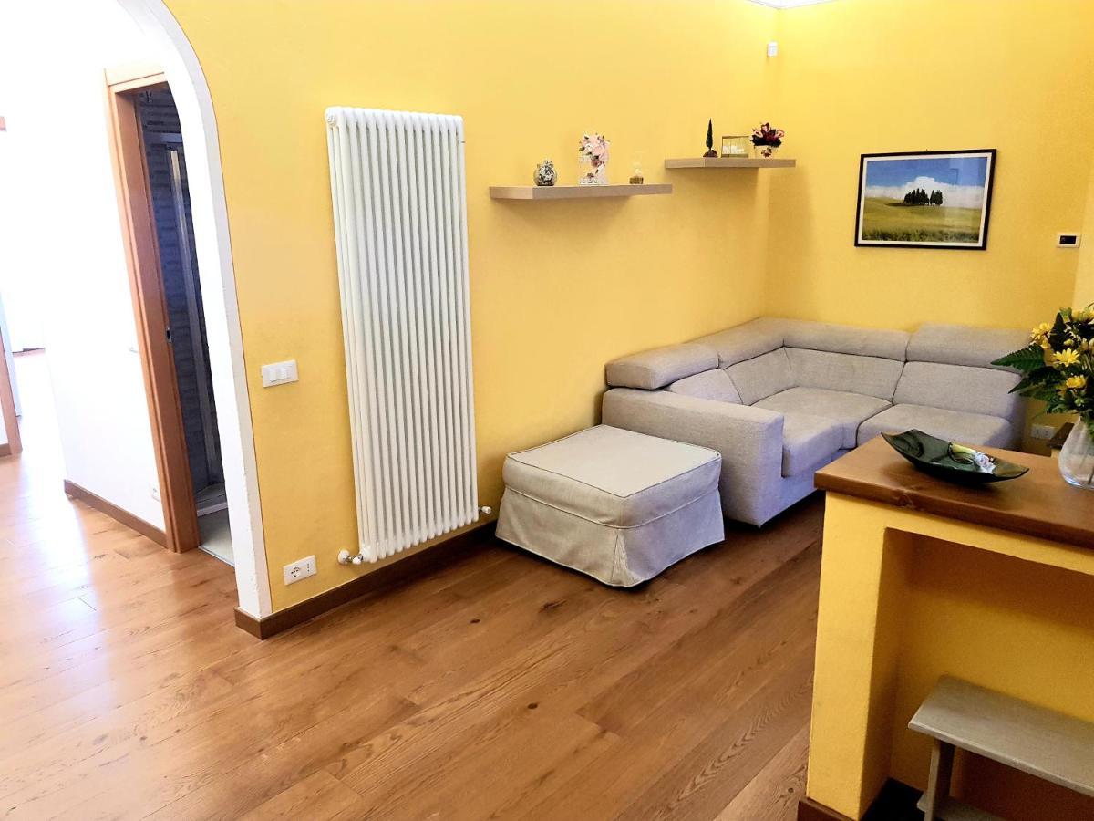 Il Mughetto - Appartamento Con Terrazza Privata San Quirico dʼOrcia Exterior foto