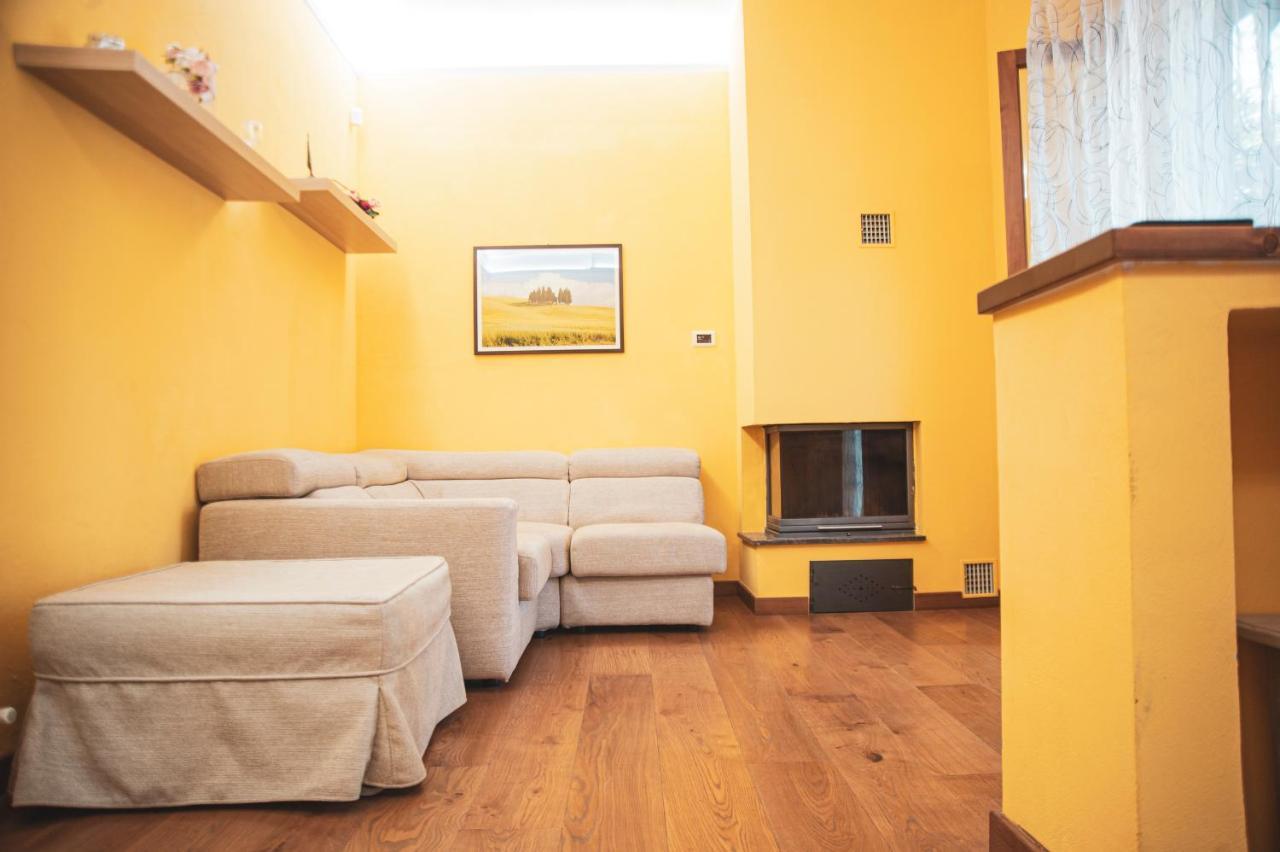 Il Mughetto - Appartamento Con Terrazza Privata San Quirico dʼOrcia Exterior foto